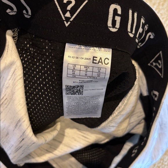 Guess Joggers - Picture 12 of 13